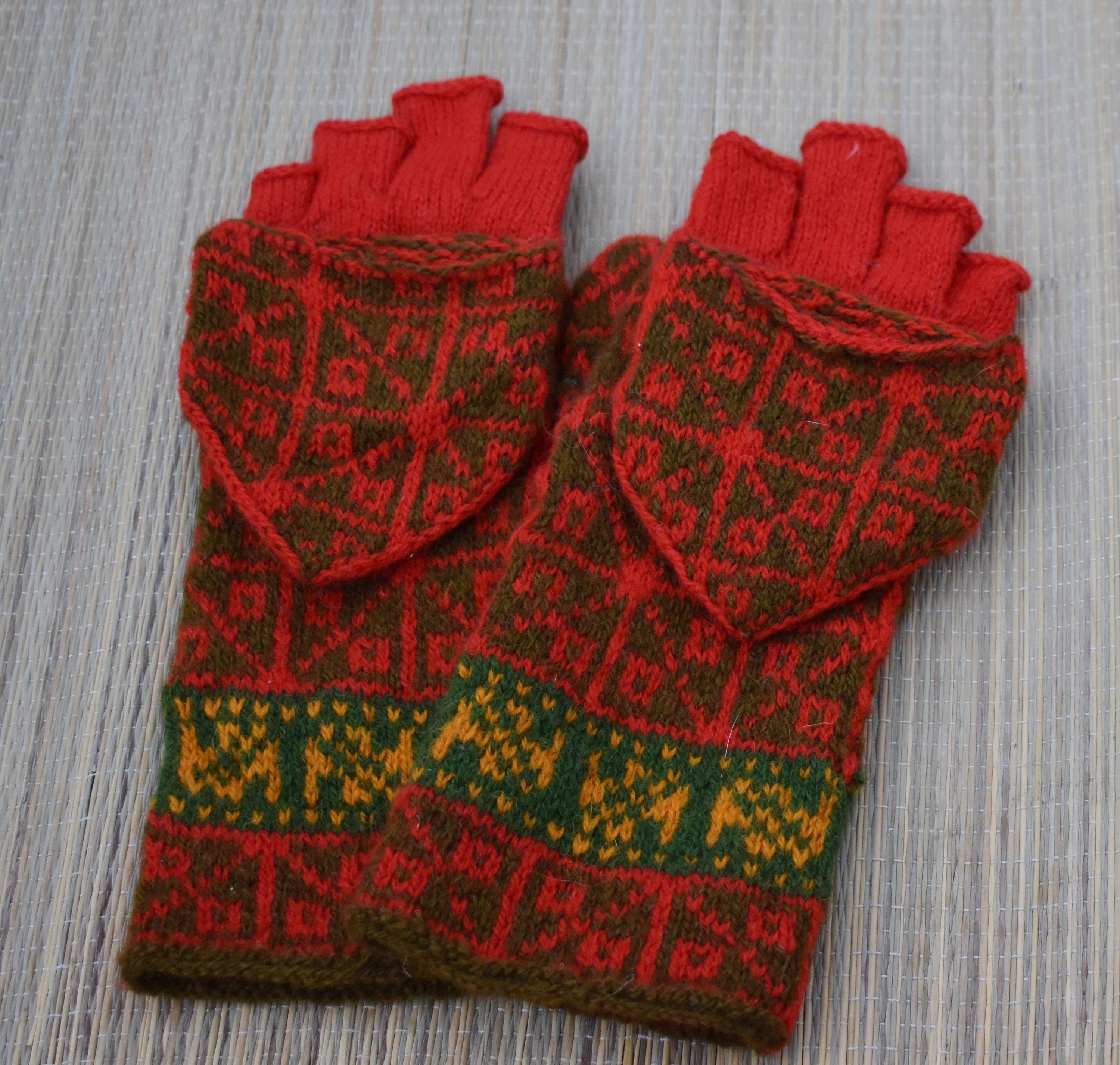 Knit Wool Convertible Gloves: Latvian Mittens with Hood - Size M