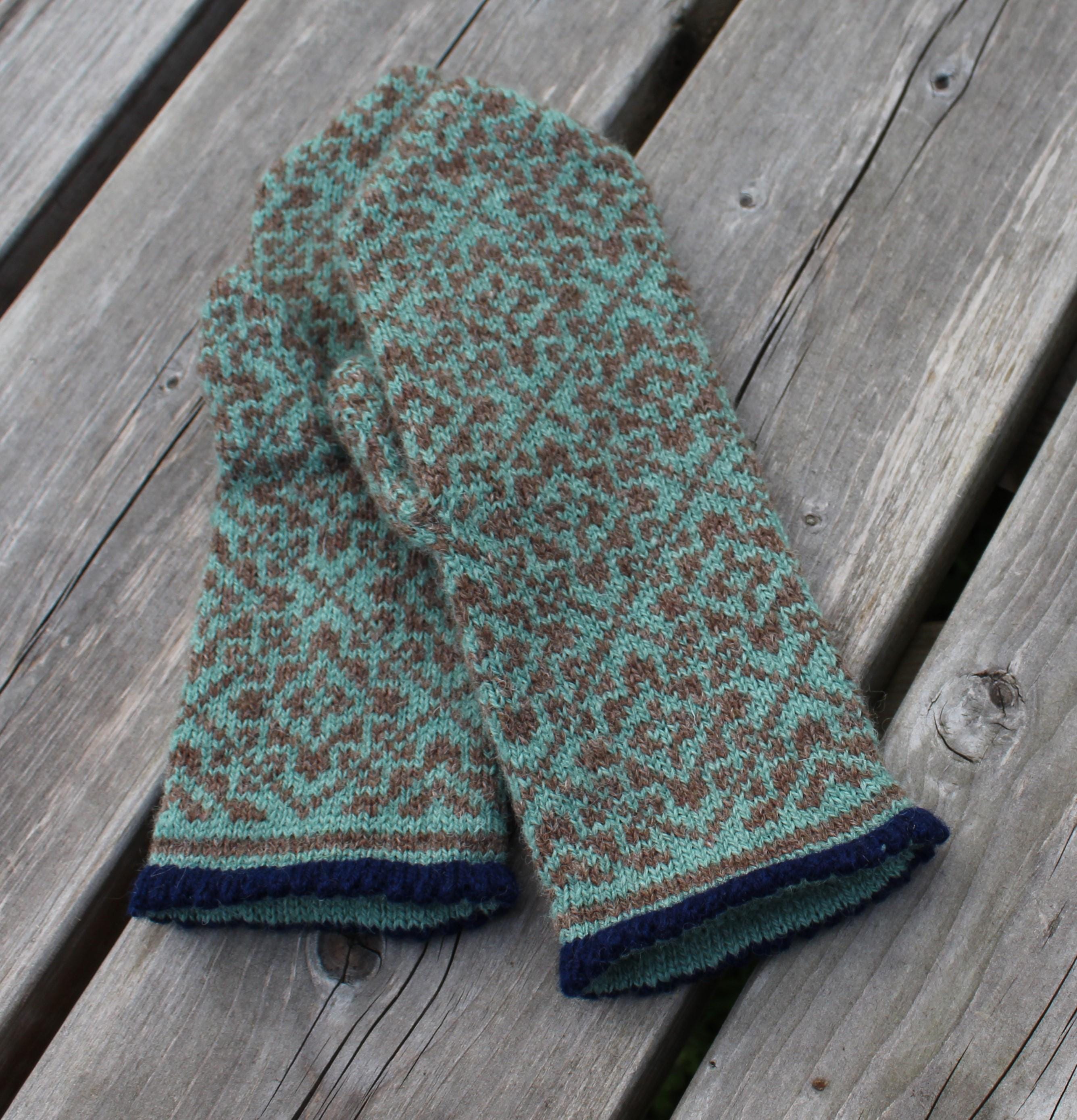 knitting warm wool Fair isle gloves, size M Latvian mittens