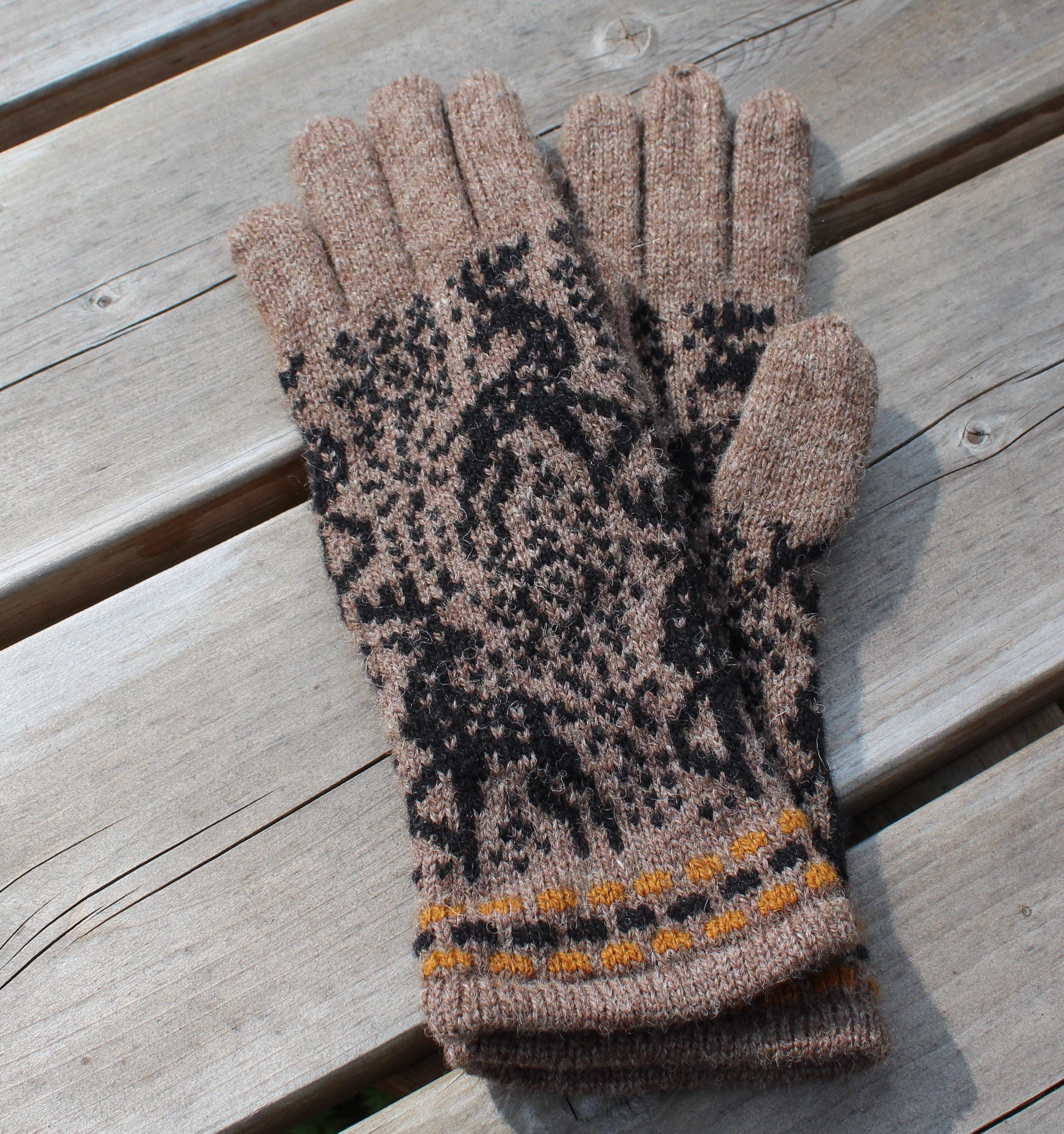 Knitted Wool Gloves: Reindeer Nordic Hand Warmers, Size M
