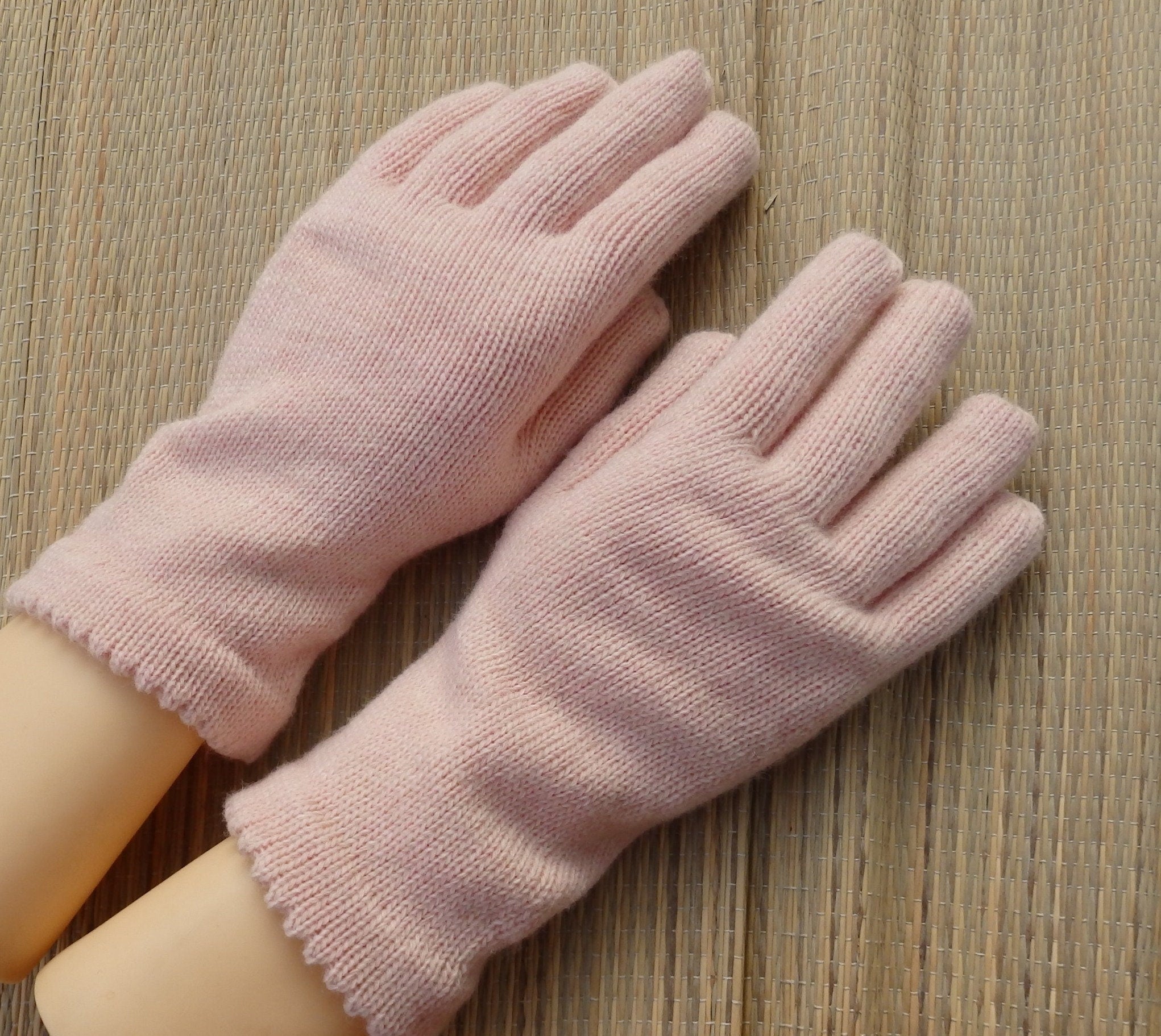 Gestrickte Winterhandschuhe aus warmer Merinowolle in leuchtendem Pink für Damen, voll Finger, Outdoor-Handschuhe