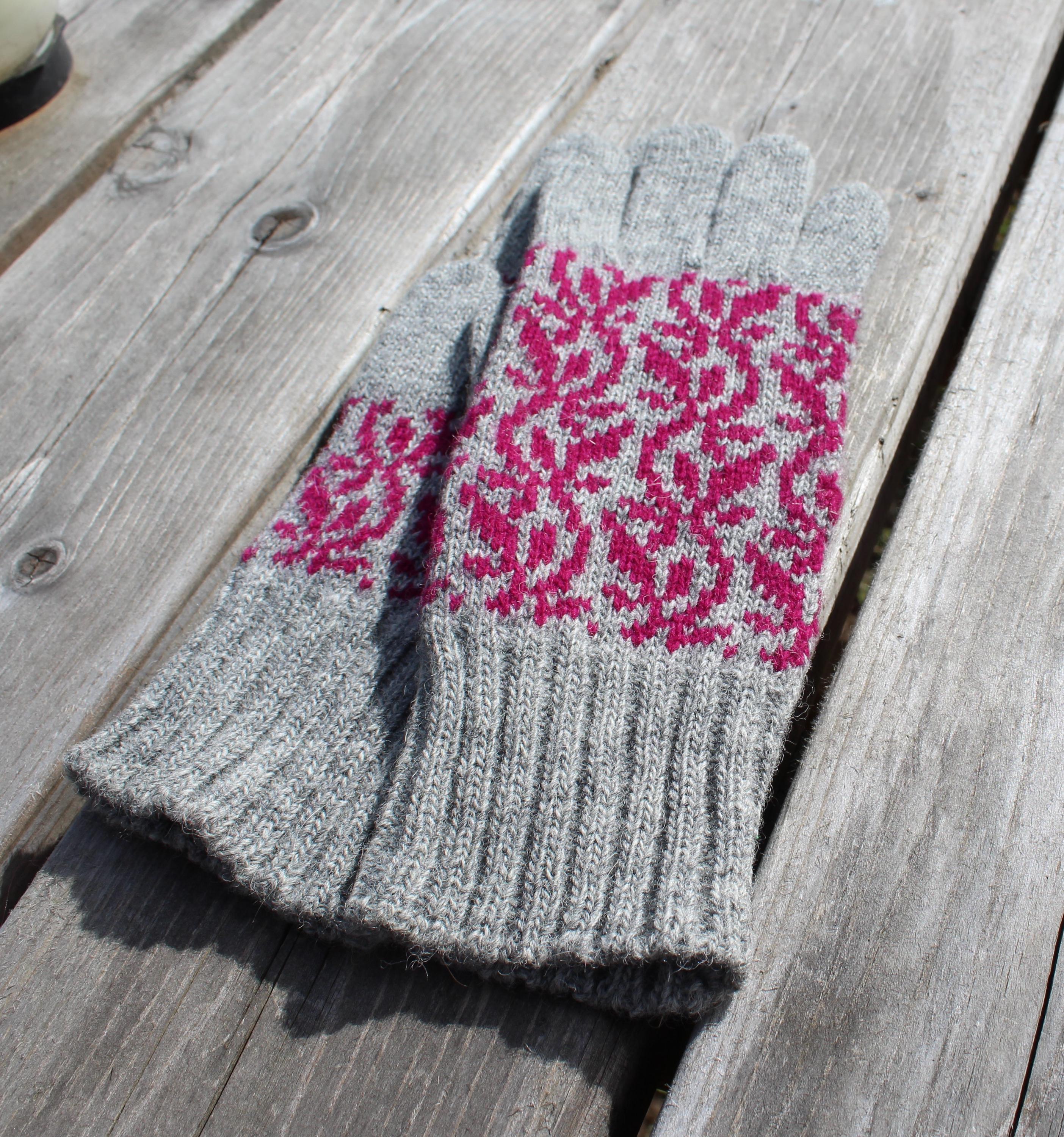 Handgestrickte Wollhandschuhe: Authentischer nordischer & lettischer Stil