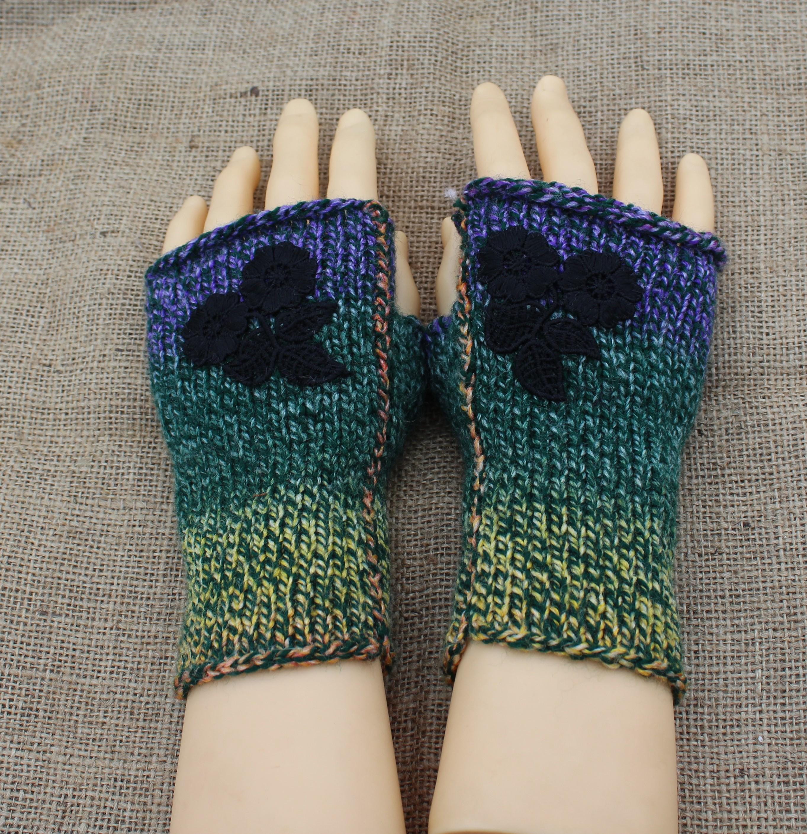Acrylic Fingerless Gloves, knitted colorful arm warmers for mid season