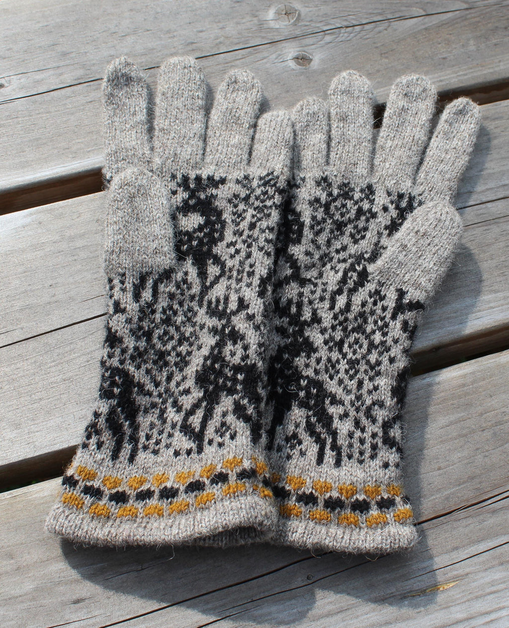 Knitted Wool Gloves: Reindeer Nordic Hand Warmers, Size M