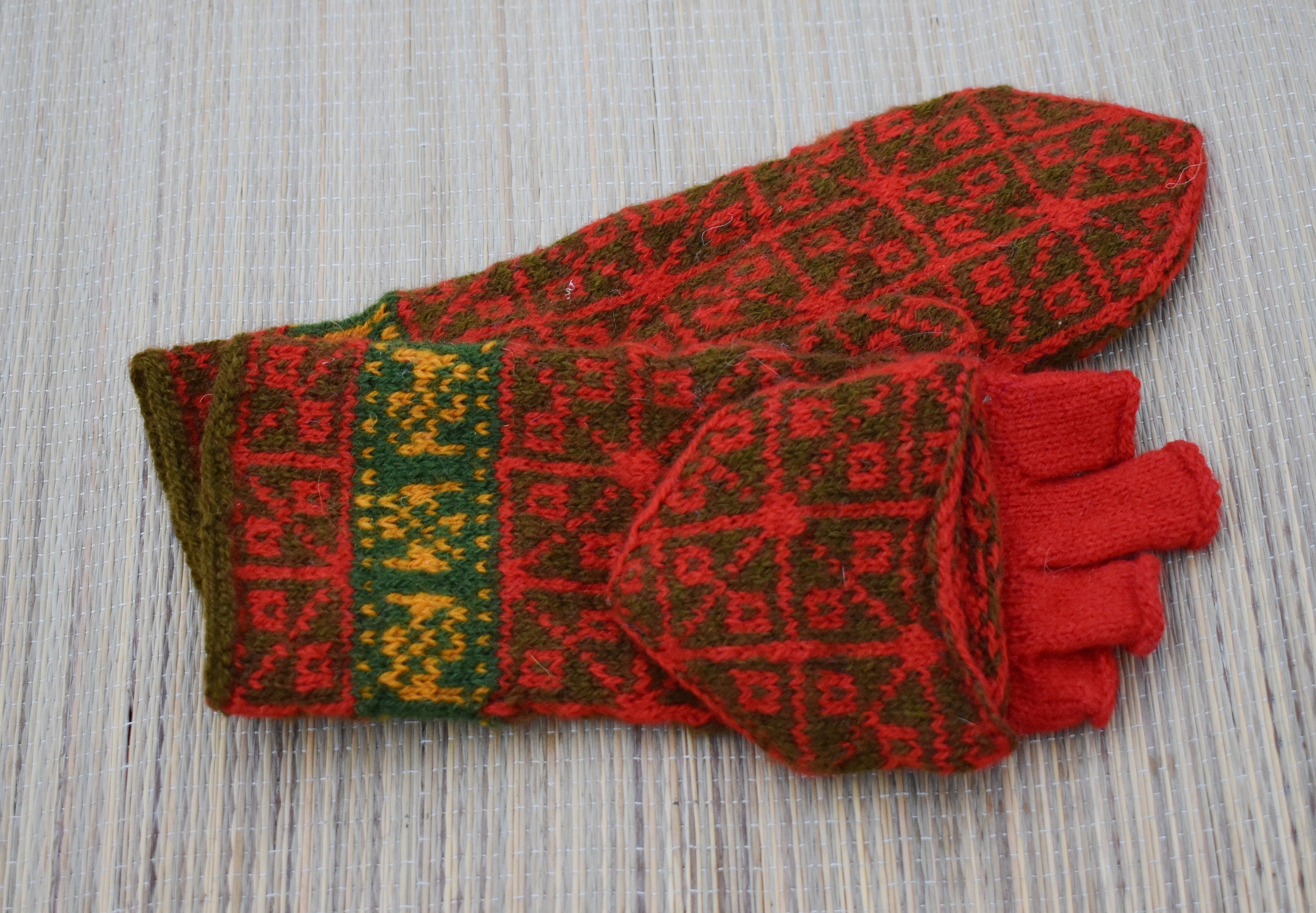 Knit Wool Convertible Gloves: Latvian Mittens with Hood - Size M