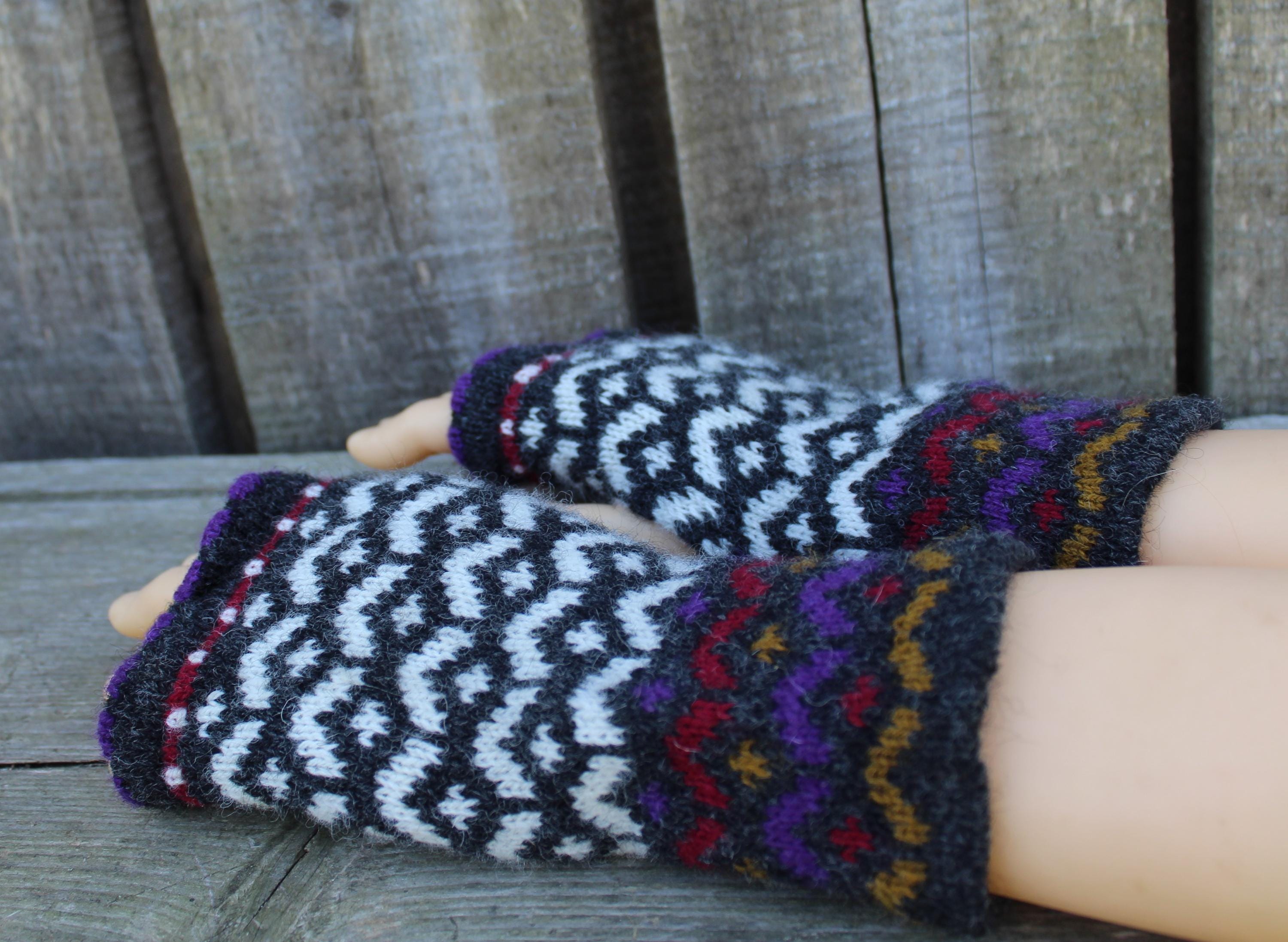 Knitted Wool Fingerless Gloves: Latvian Hand Warmers, Gray & White