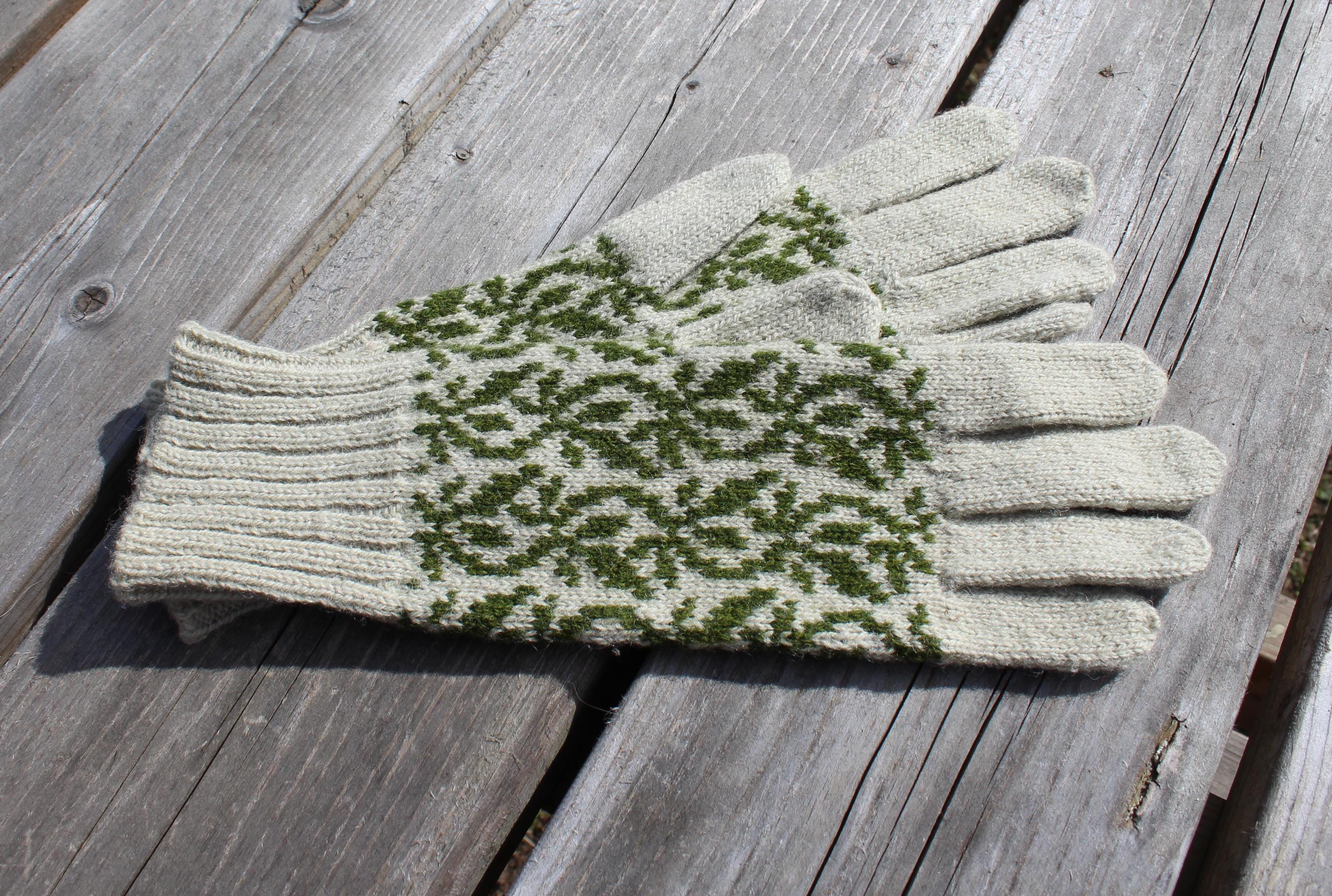 Handgestrickte Wollhandschuhe: Authentischer nordischer & lettischer Stil