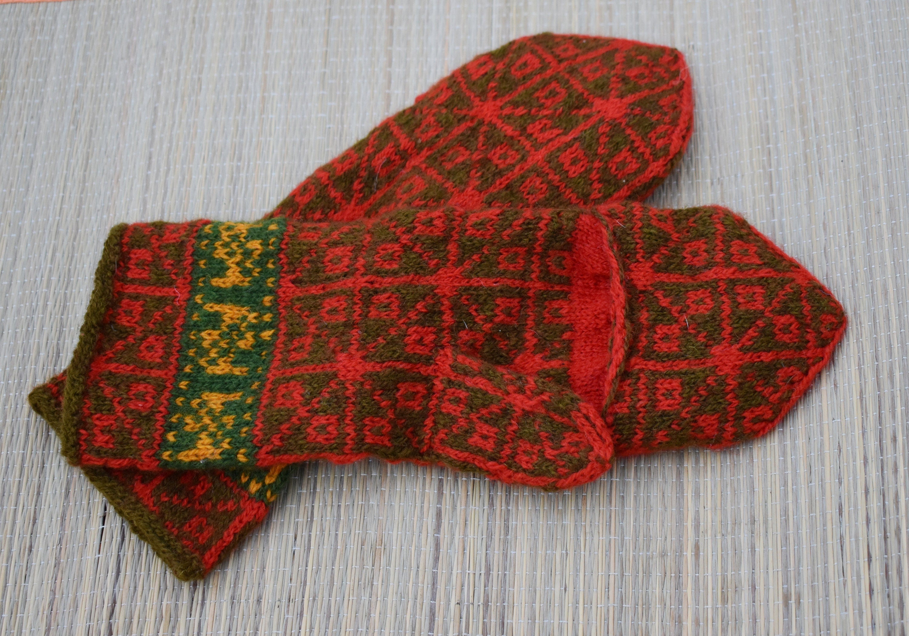 Knit Wool Convertible Gloves: Latvian Mittens with Hood - Size M